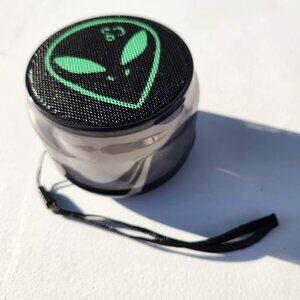 New Alien Bluetooth Portable Speaker LED Lights Rechargeable Battery - Recharges